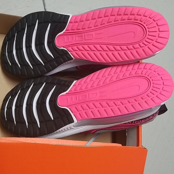 Nike Air Zoom Arcadia Big Kids Size 6.5Y - Picture 6 of 16